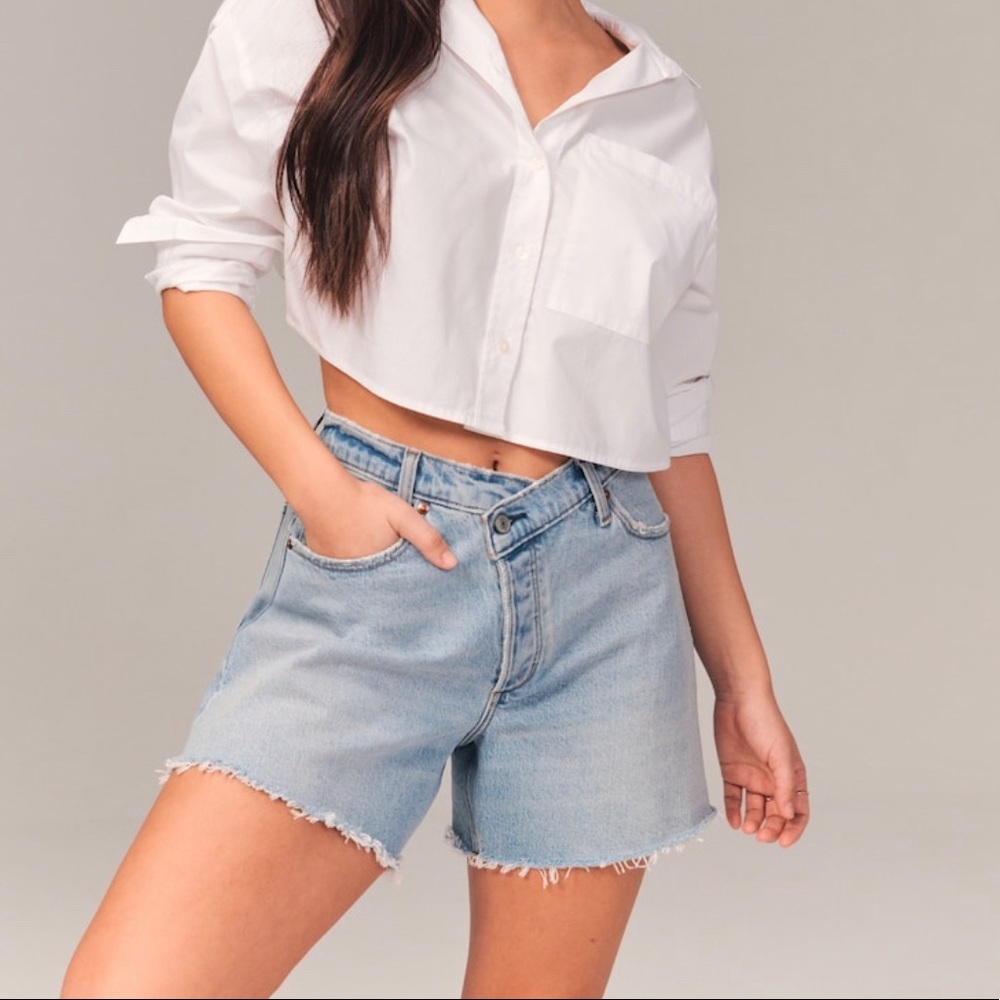 Abercrombie Curve Love High Rise Dad Short